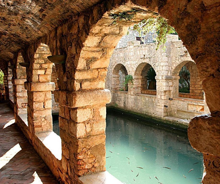 Apartment Falcon Stari Grad  Esterno foto